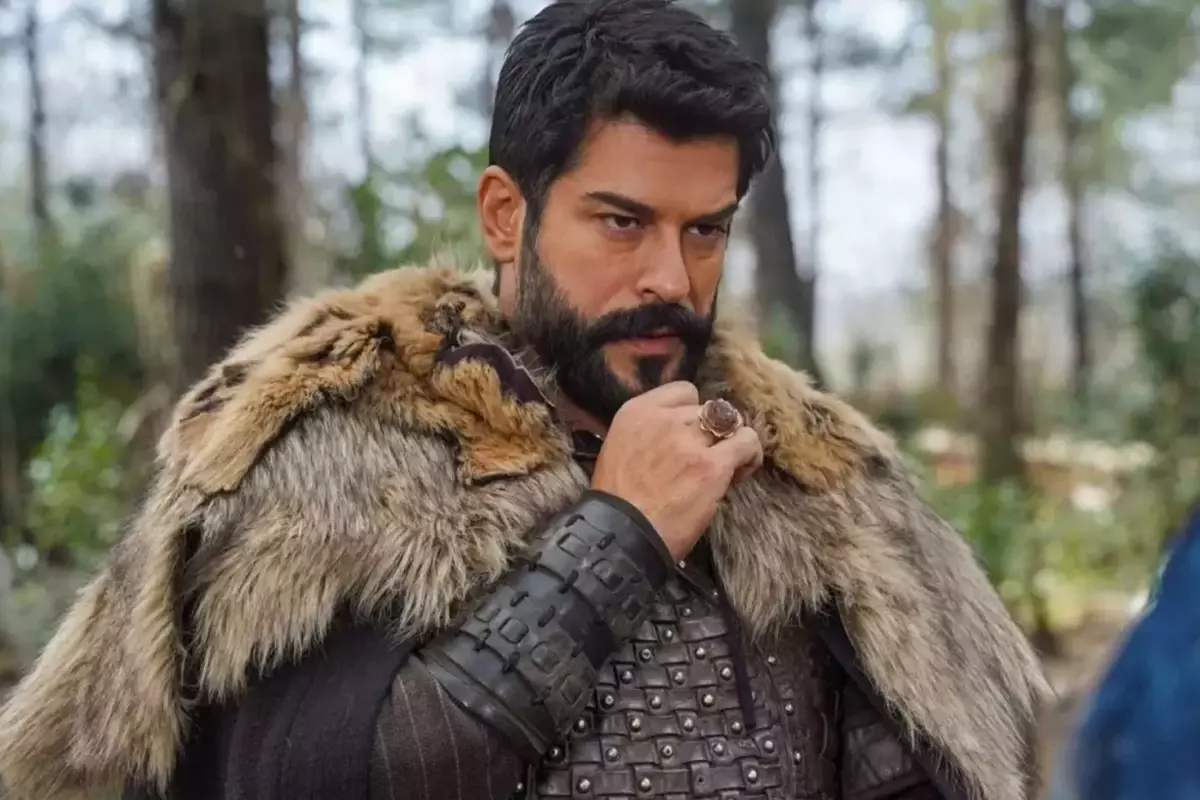 Araplar Burak Özçivit’i kara listeye aldı