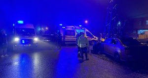 Arnavutköy’de otomobil direğe çarptı: 5 yaralı