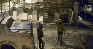 Avcılar’da mermer dükkanından hırsızlık kamerada; camdan girdi kapıdan çıktı