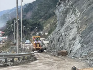 Ayancık’ta Kapanan Yol Yeniden Açıldı