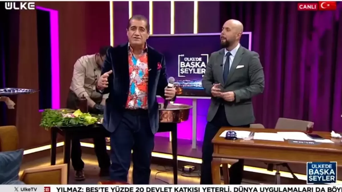 Aydın Aydın’dan Beyazıt Öztürk’e ‘Sarılma ve Öpme’ Eleştirisi