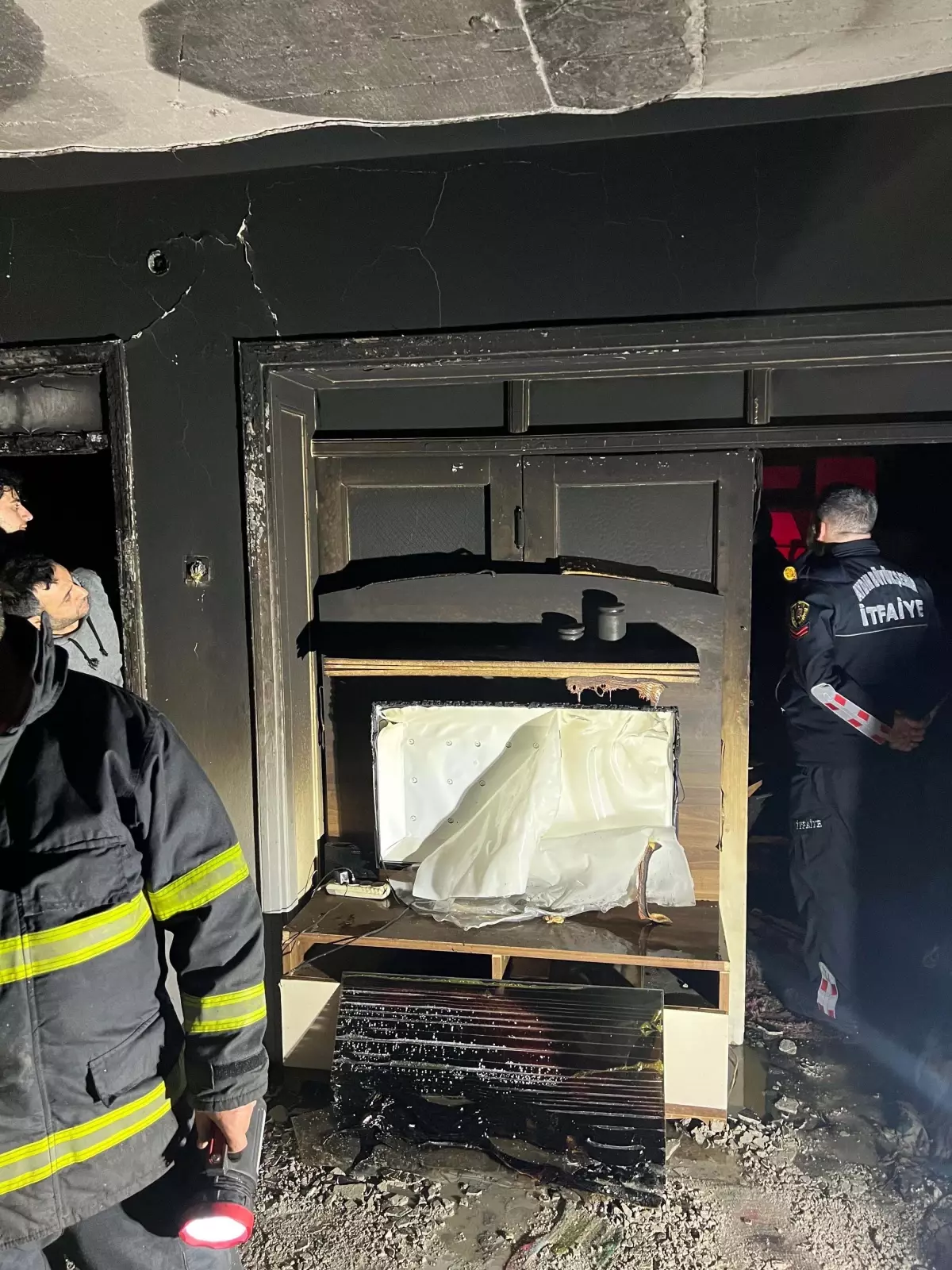 Aydın’da Yangın: 75 Yaşındaki Adam Hastaneye Kaldırıldı