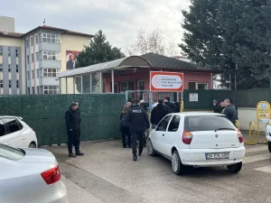 Baba, Kızını Korurken Tehditçi Gençle Karşılaştı