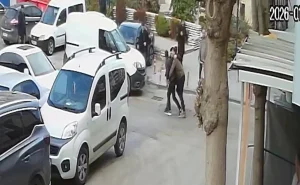 Baba ve 3 oğlunun silahlı saldırıya uğradığı anlar kamerada! Bir acı haber geldi