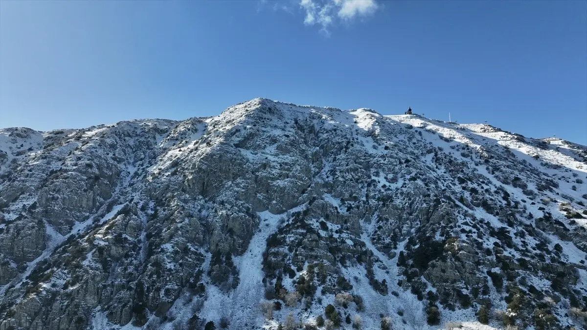 Babadağ Zirvesi Karla Kaplandı