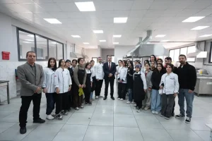 Bakan Tekin Adana’da Okul Ziyareti Yaptı