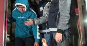 Bakan Yerlikaya duyurdu: 19 göçmen kaçakçısı ile  478 düzensiz göçmen yakalandı