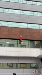 Barış Özbey’den Bayrak Tepkisi