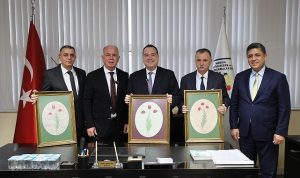 Başkan Dutlulu Pazarcılar Odası’na Müjdelerle Gitti