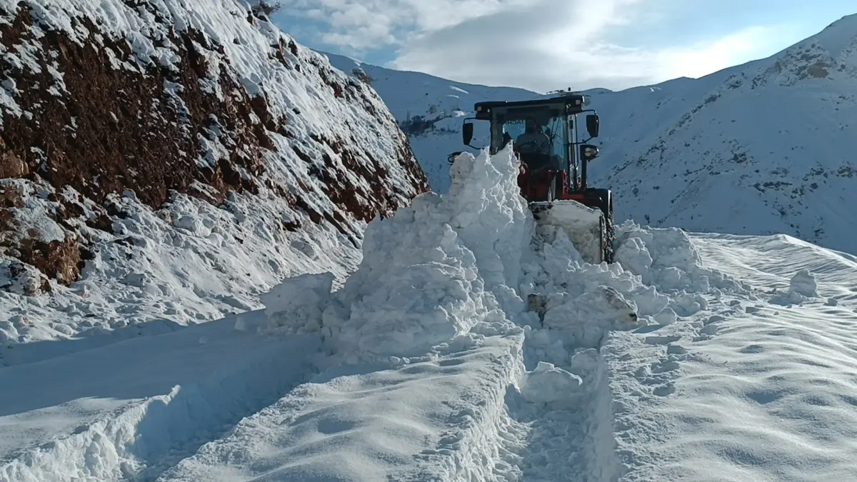 Batman’da Kar Yağışı 213 Yolu Kapattı