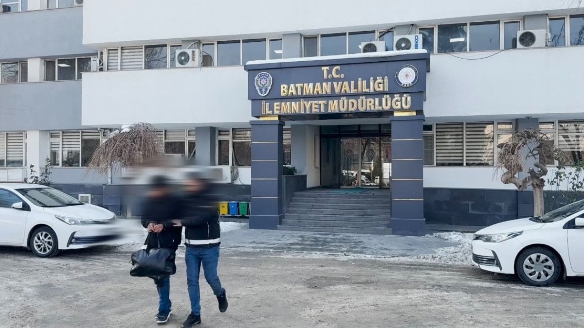 Batman’da yabancı uyruklu bir şahsın midesinden 64 parça uyuşturucu çıktı