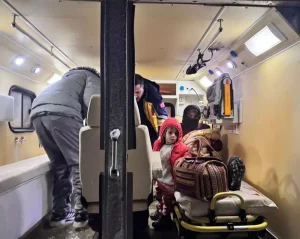 Bebekler Paletli Ambulansla Hastaneye Ulaştırıldı