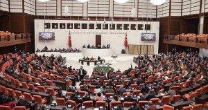 Belediye şirketlerine Cumhurbaşkanı onayı şartı komisyonda kabul edildi