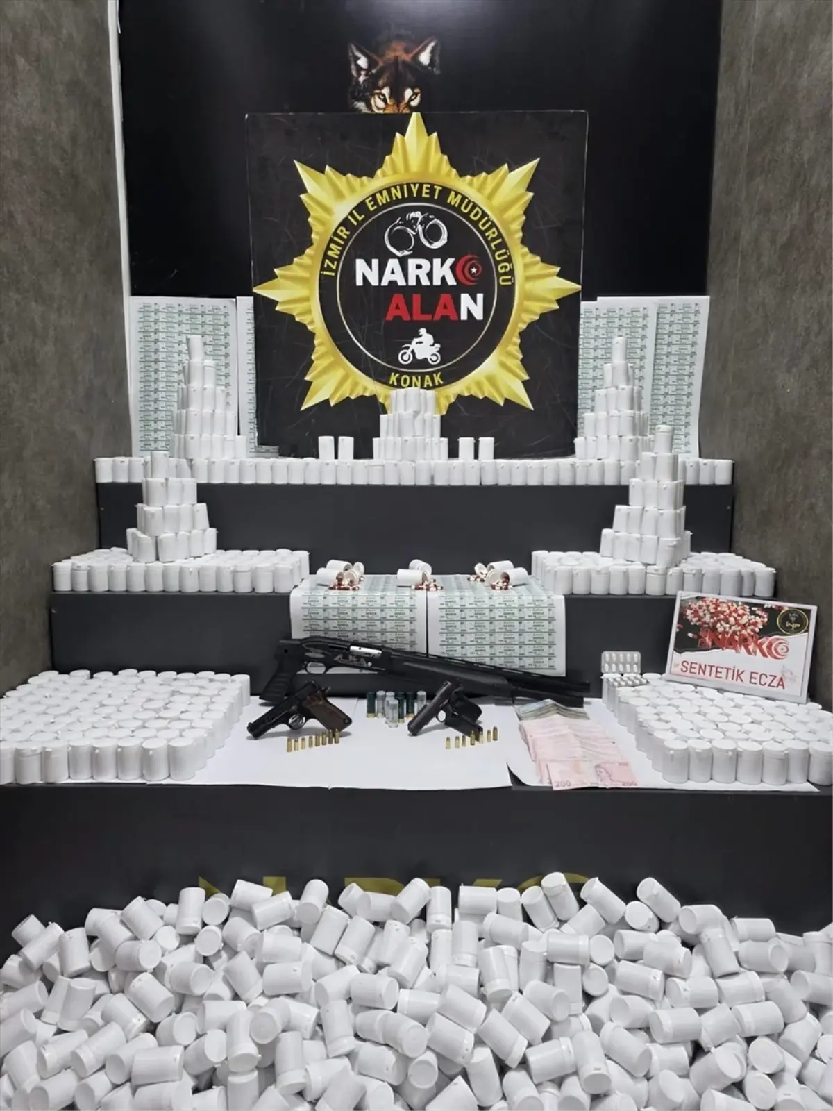 Bergama’da 8 Bin Uyuşturucu Hap Ele Geçirildi