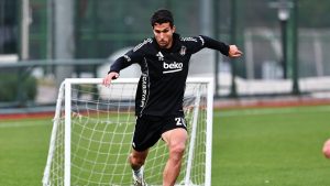 Beşiktaş taraftarından Necip Uysal’a destek