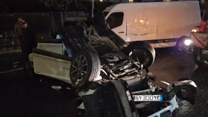 Beşiktaş’ta Kaza: Otomobil Takla Attı