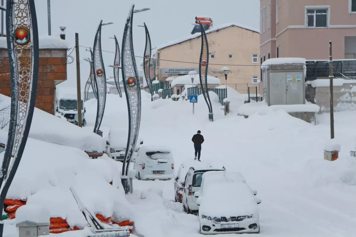 Bingöl’de 219 Köy Yolu Kapandı