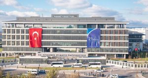 Bir eski başkana daha çifte maaş