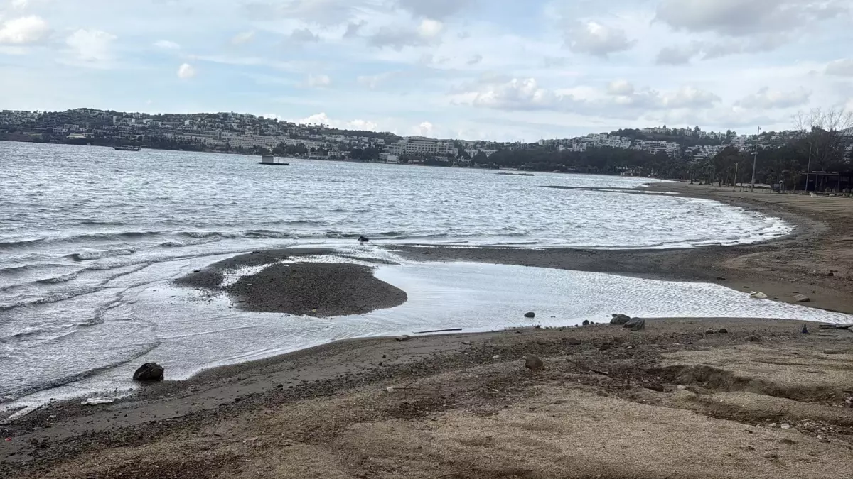 Bodrum’da Denizde Çekilme, Adacıklar Oluştu