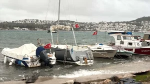 Bodrum’da Fırtına Tekne ve Feribot Seferlerini Olumsuz Etkiledi