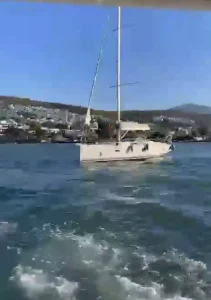 Bodrum’da Fırtına: Yelkenli Tekne Karaya Oturdu