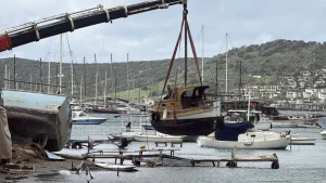 Bodrum’da Kaçak Tekne Yıkımı Durduruldu