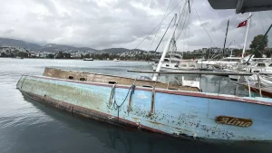 Bodrum’da Yelkenli Tekne Yan Yattı