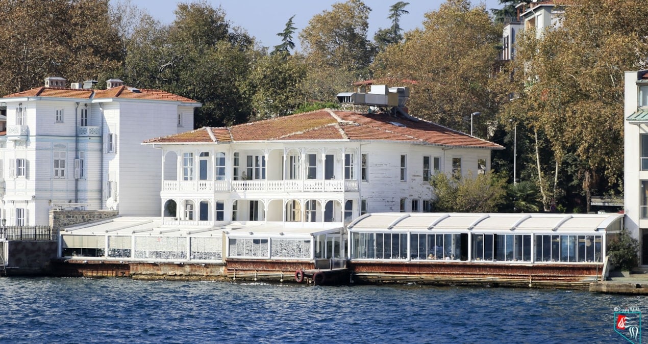 Boğaz’daki 200 yıllık tarihi yalı satılıyor