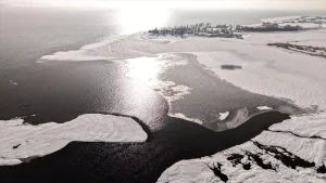 Bölgeyi Etkileyen Kar Yağışları Ulaşımı Kapatıyor