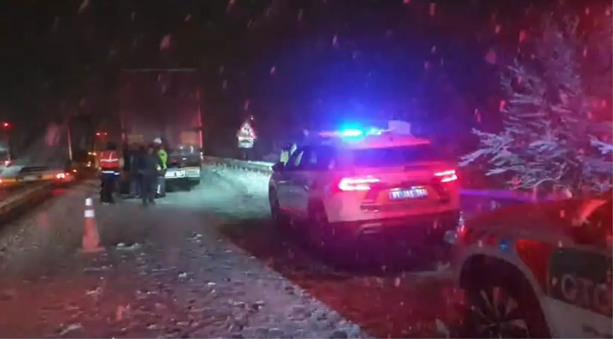 Bolu Dağı’nda Karla Kaygan Yolda Zincirleme Kaza