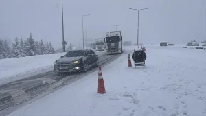 Bolu Geçişinde Trafik Durdu