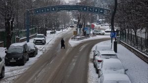 Bolu’da kar yağışı sürüyor