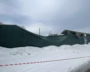 Bolu’da Tenis Kortu Çatısı Kar Ağırlığıyla Çöktü