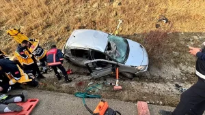 Boyabat’ta Otomobil Su Kanalına Devrildi: 5 Yaralı