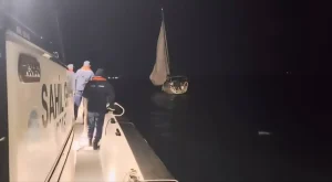 Bozcaada’da Yelkenli Kurtarıldı