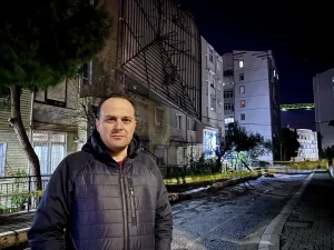 Buca’da Fırtına Çatılar Uçurdu