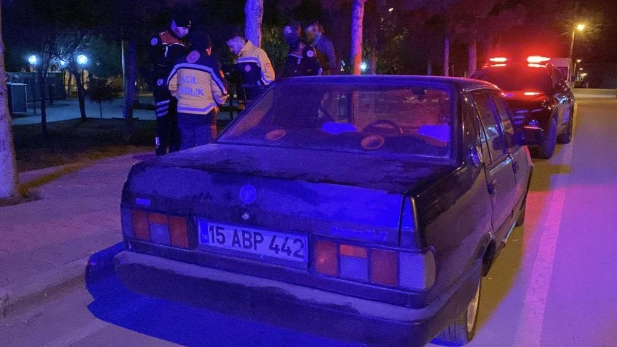 Burdur’da gençlerin kavgası kanlı bitti: 2 yaralı