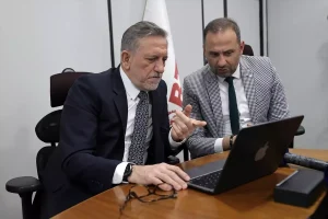 Burkay, ‘Yılın Kareleri’ Oylamasına Katıldı