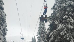 Bursa Uludağ’da telesiyej arızası nedeniyle mahsur kalan 51 kişi kurtarıldı
