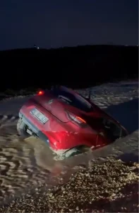 Bursa’da Çamura Saplanan Araç