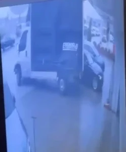 Bursa’da Fırtına Hayatı Felç Etti