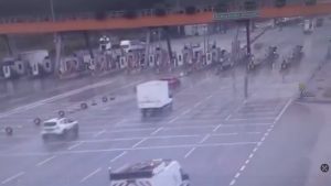 Bursa’da otoyolda pes dedirten görüntü: Ters şeritte kilometrelerce ilerledi