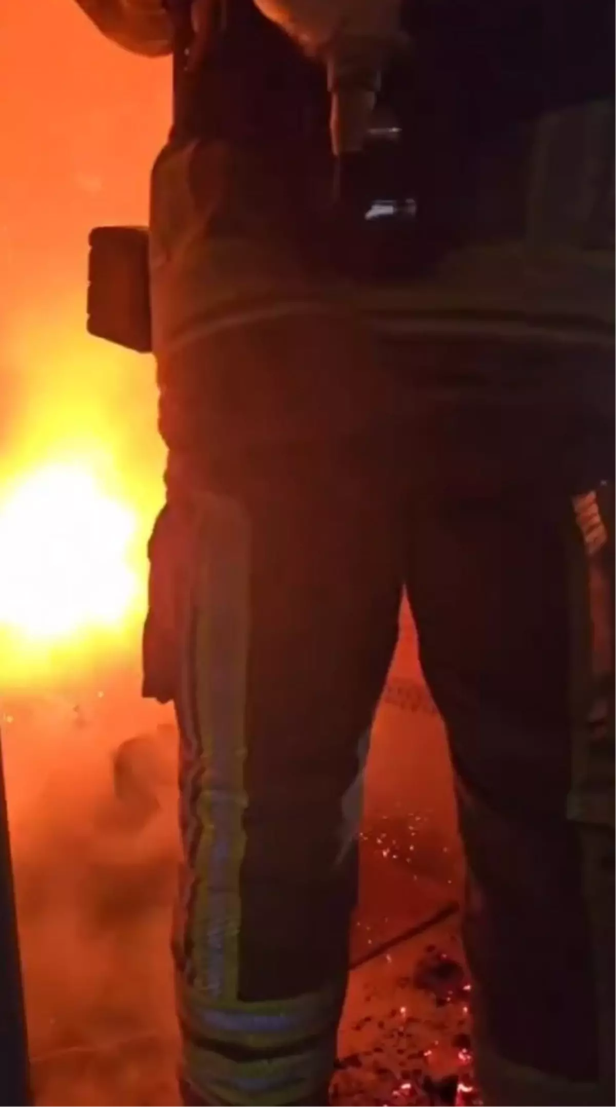 Bursa’da Yangın: İtfaiyeciler Son Anda Kurtuldu