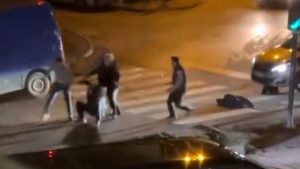 Bursa’daki trafikte kavga çıktı: O esnada yola savrulan çocuk korkuttu