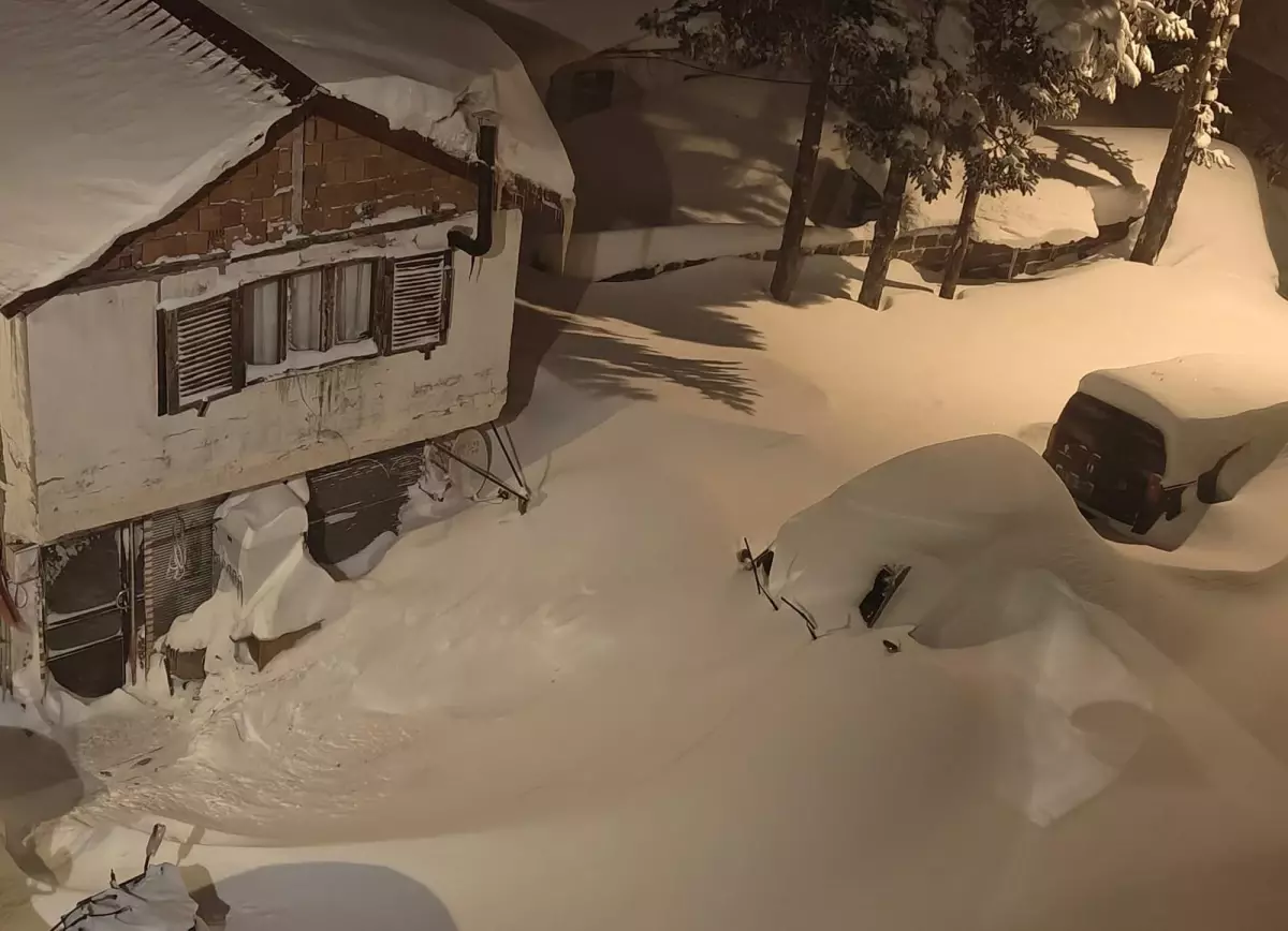 Çambaşı Yaylası’nda 2 Metre Kar