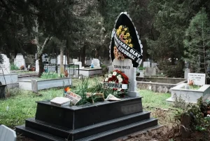 Çanakkale’de duayen gazeteciler mezarları başında anıldı