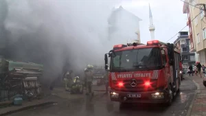 Çekmeköy’de Depo Yangını