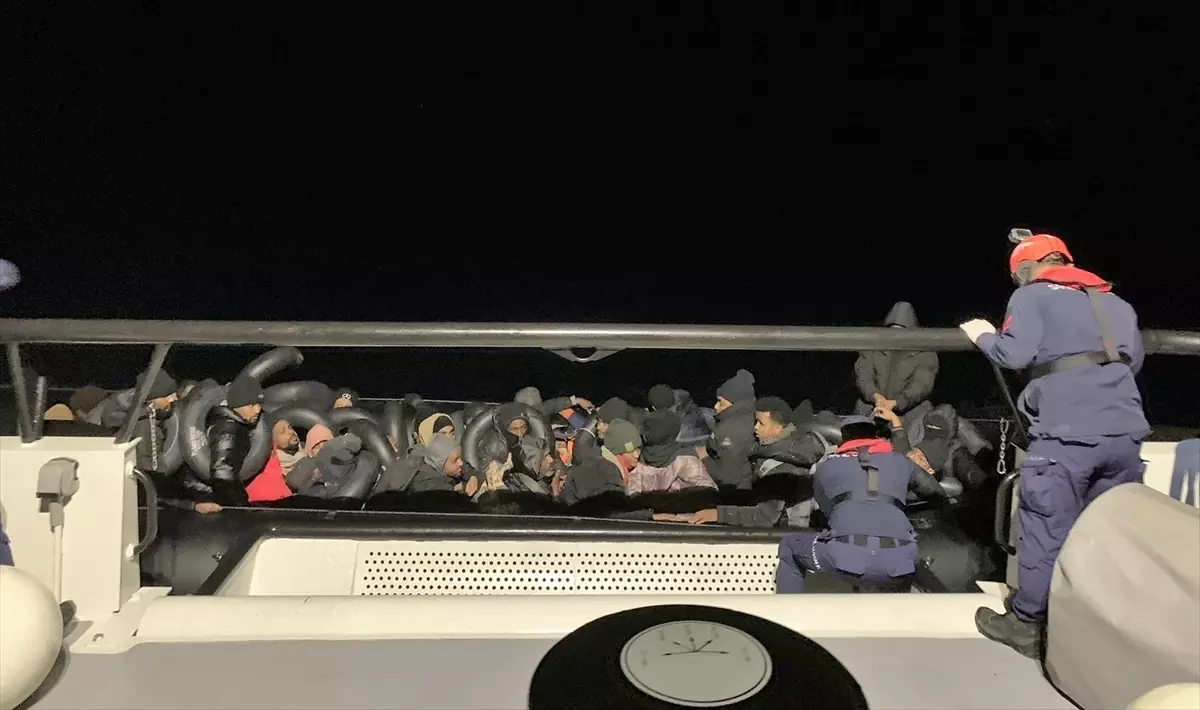 Çeşme’de 44 Düzensiz Göçmen Yakalandı