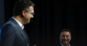 CHP listesinden seçilen bir vekil daha başka partiye geçiyor