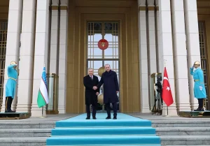 Cumhurbaşkanı Erdoğan, Özbekistan Cumhurbaşkanı Mirziyoyev ile bir araya geldi